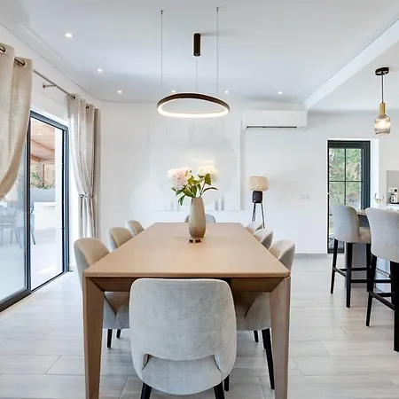 Quinta Do Cerro Luxurious Four Bed In 롤레