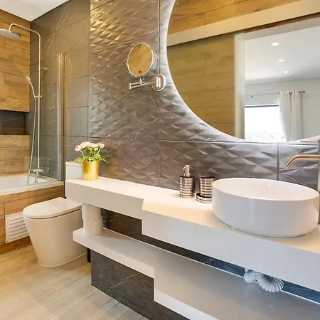 Quinta Do Cerro Luxurious Four Bed In 4* 롤레