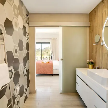 호텔 Quinta Do Cerro Luxurious Four Bed In 롤레